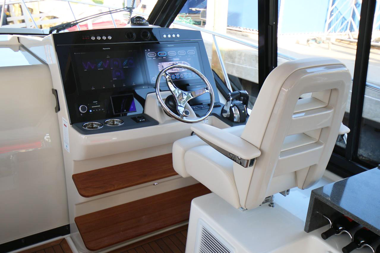 Boston-Whaler-405_ext10