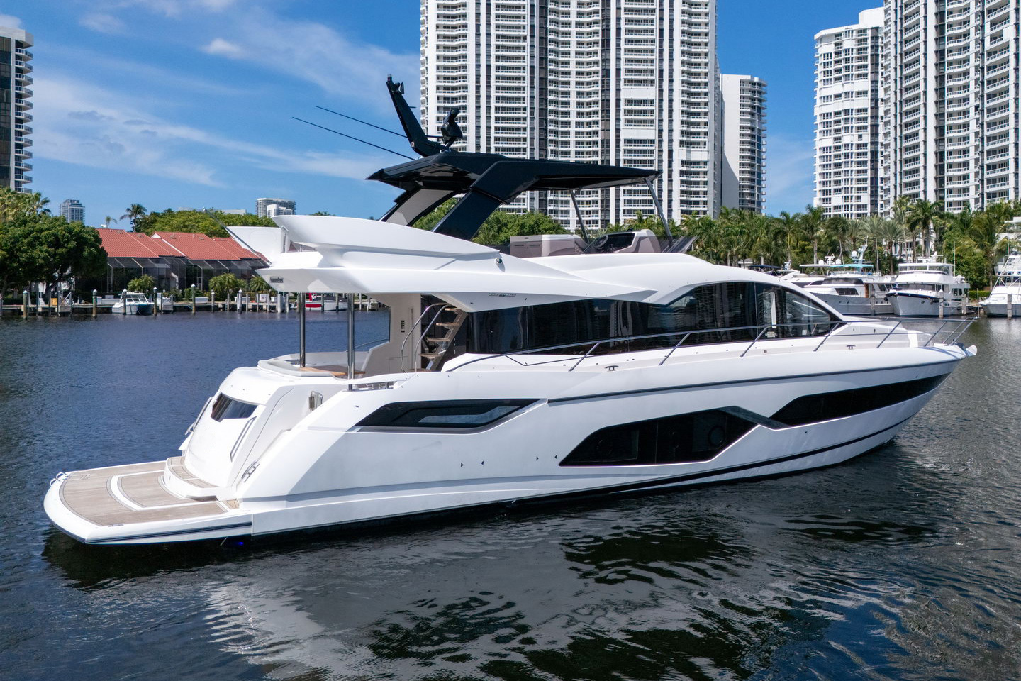Sunseeker-Manhattan68_ext02