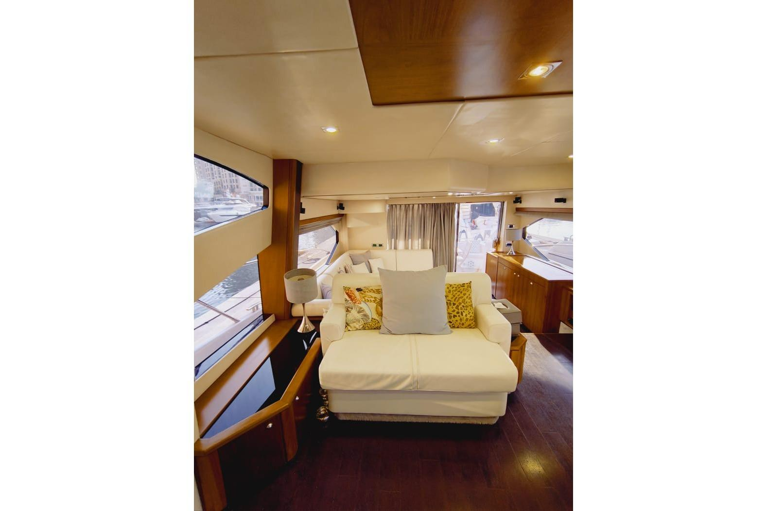 Sunseeker60_int02