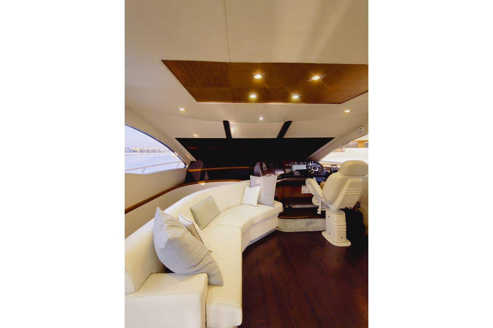 Sunseeker60_int03