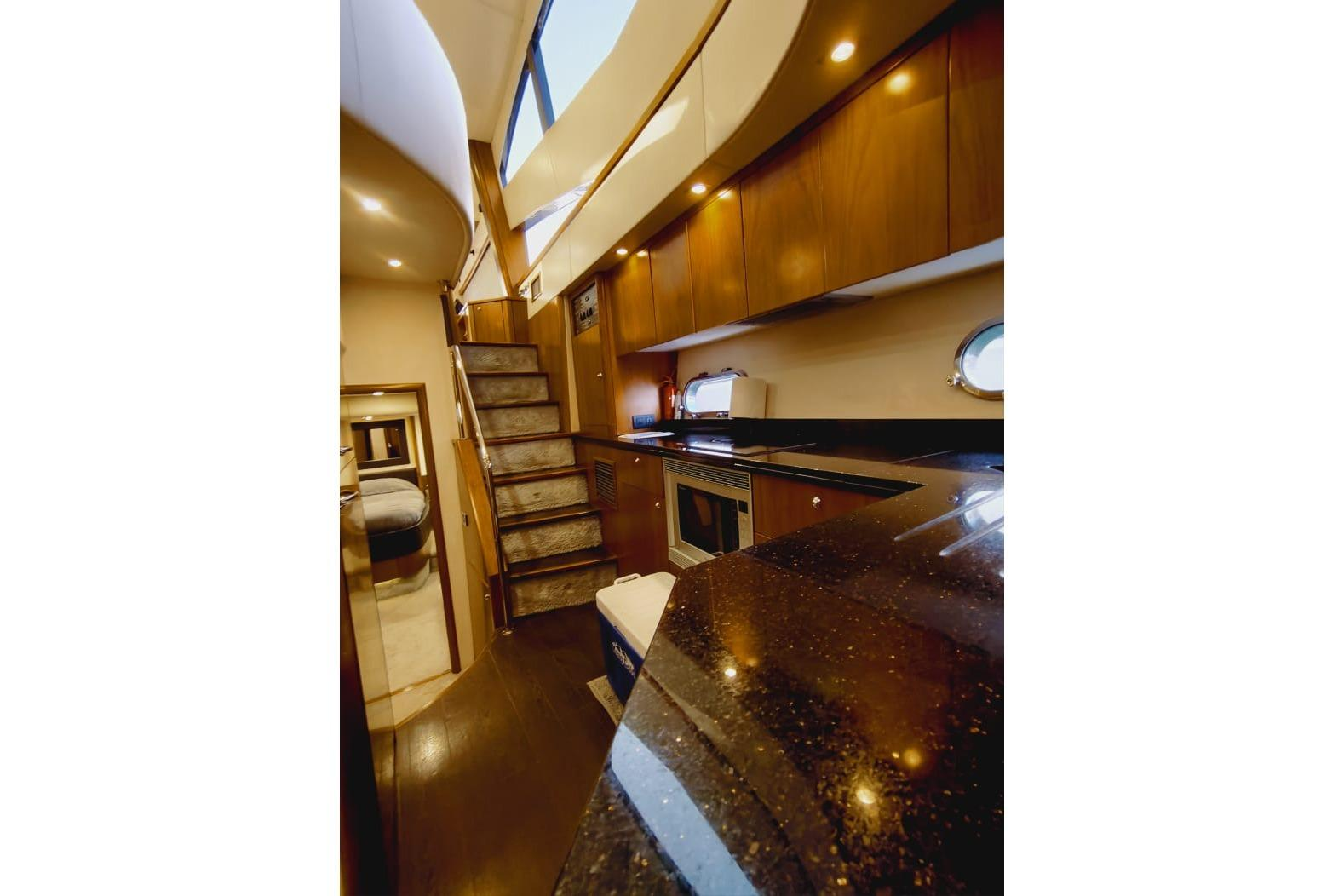 Sunseeker60_int06