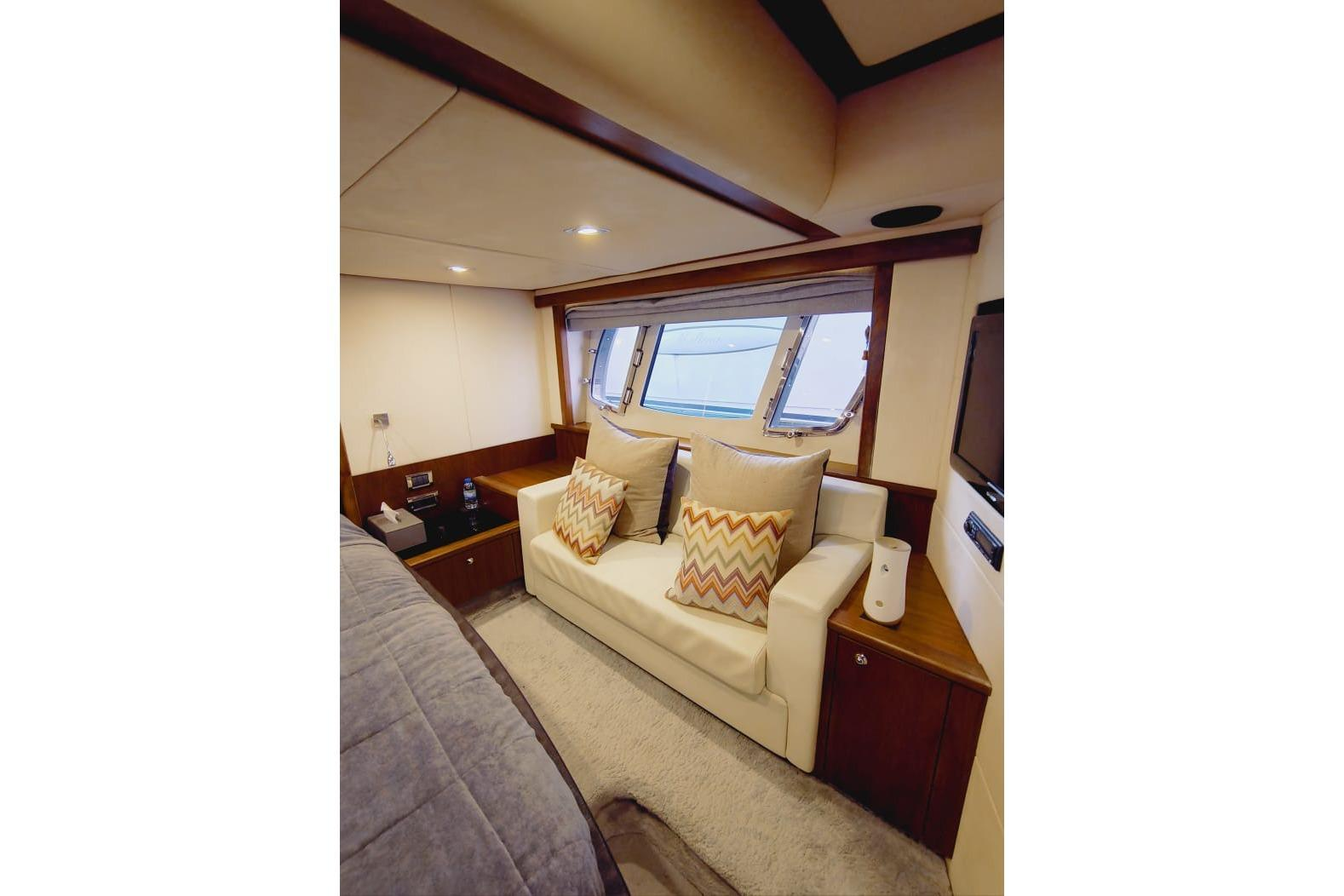 Sunseeker60_int10