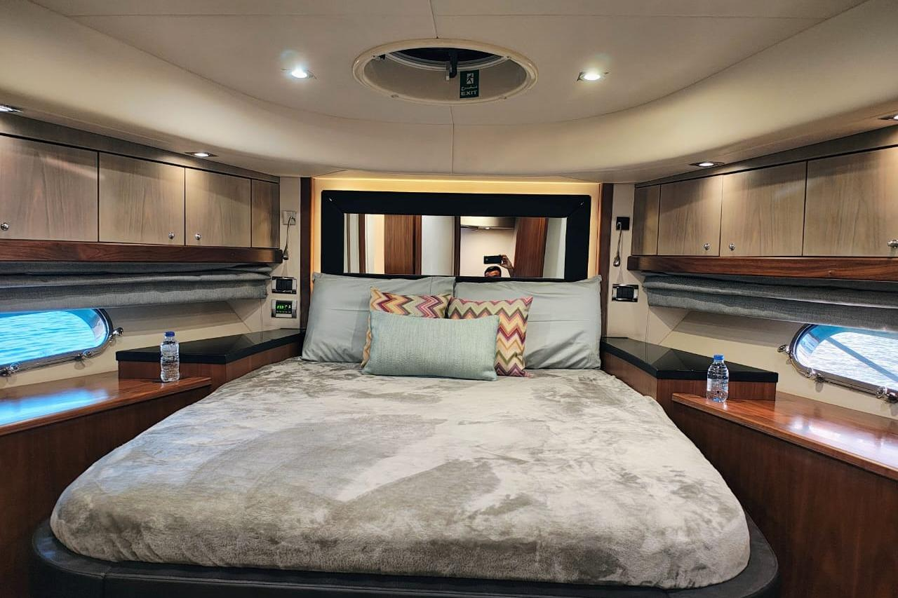 Sunseeker60_int12